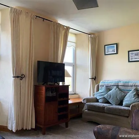Apt 2 Marconi House